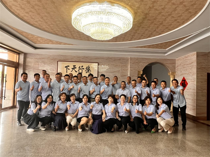 未來不負韶華，繼續(xù)砥礪前行，第一季度總結(jié)大會順利召開